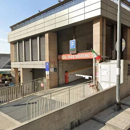 Centro, Vicino Al Mare